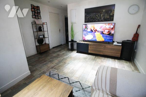 Immeuble à vendre (2 X 40m2 carrez + local commercial de 40m2) dans le 3e à Marseille (Belle de Mai)