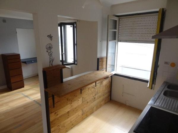 Située à proximité du port, des commerces et des restaurants