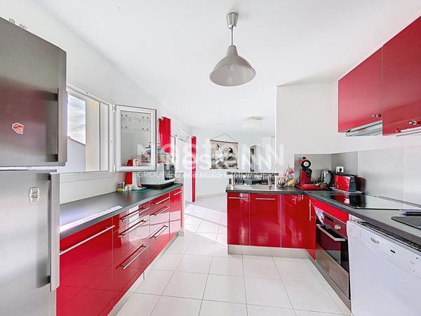 Maison à vendre à L'Aiguillon sur Vie - 5 pièces, 3 chambres, très bon état