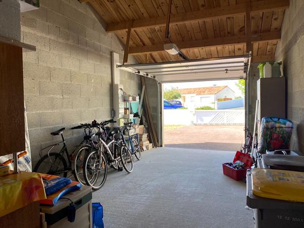 Maison à vendre à L'Aiguillon sur Vie - 5 pièces, 3 chambres, très bon état