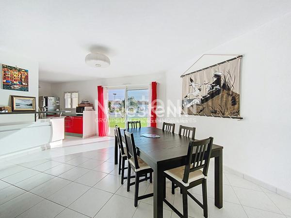 Maison à vendre à L'Aiguillon sur Vie - 5 pièces, 3 chambres, très bon état