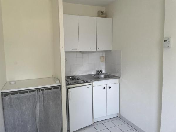 DIJON  Canal - Studio de 30 m2 - Terrasse de 8 m2 et jardin de plus de 20 m2