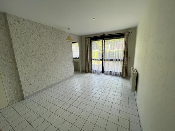 DIJON  Canal - Studio de 30 m2 - Terrasse de 8 m2 et jardin de plus de 20 m2