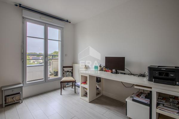 Gournay-sur-Marne. Centre-ville. Vente appartement 5 pièces. 138m²