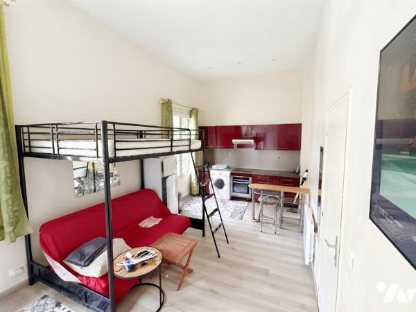 En bordure du village de Barbizon, studio/F1 de 26,41 m² offrant un beau potentiel, avec cave