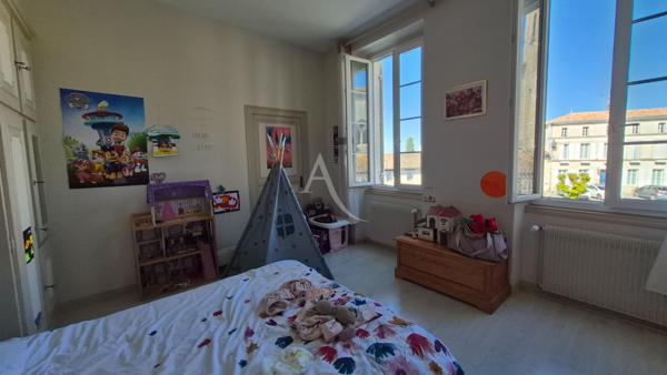 Rare à la vente - Maison bourgeoise de charme en coeur de ville de NANCRAS.