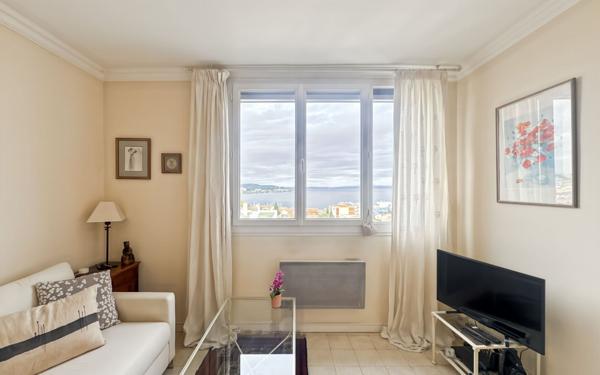 Appartement à vendre    3 pièces •  Martigues