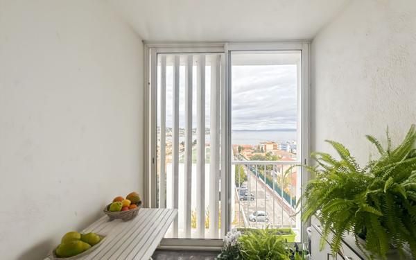 Appartement à vendre    3 pièces •  Martigues