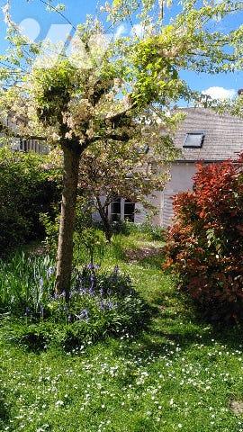 Situé au cœur de BLOIS, découvrez cet appartement niché dans un cadre verdoyant et paisible.
