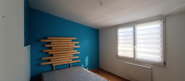 Villa de 105 m² habitables avec jardin entièrement clos de murs.