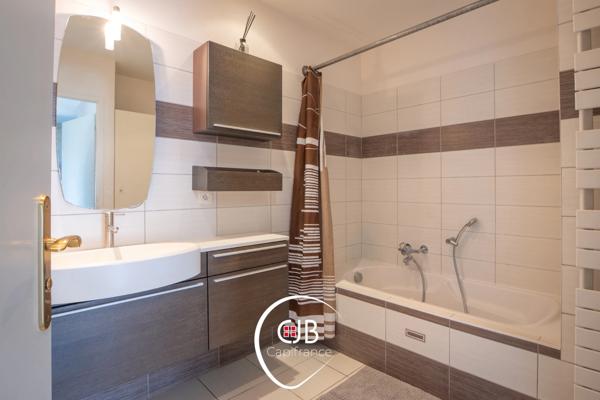 La Roche Sur Foron (74800): Appartement 3 pièces, 1 balcon, 2 terrasses et garage