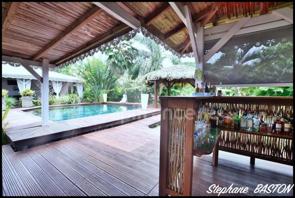 LES TROIS ILETS (972) Maison à vendre 6 pièces - Piscine - terrain de 1749m2- 309m2 au sol et 153m2 en intérieur