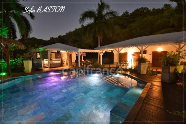 LES TROIS ILETS (972) Maison à vendre 6 pièces - Piscine - terrain de 1749m2- 309m2 au sol et 153m2 en intérieur