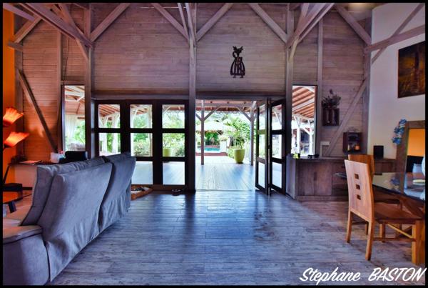 LES TROIS ILETS (972) Maison à vendre 6 pièces - Piscine - terrain de 1749m2- 309m2 au sol et 153m2 en intérieur