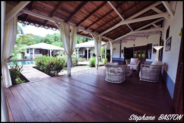 LES TROIS ILETS (972) Maison à vendre 6 pièces - Piscine - terrain de 1749m2- 309m2 au sol et 153m2 en intérieur