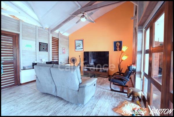 LES TROIS ILETS (972) Maison à vendre 6 pièces - Piscine - terrain de 1749m2- 309m2 au sol et 153m2 en intérieur