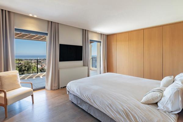 Vente Villa de luxe Cagnes-sur-Mer 8 Pièces 300 m²