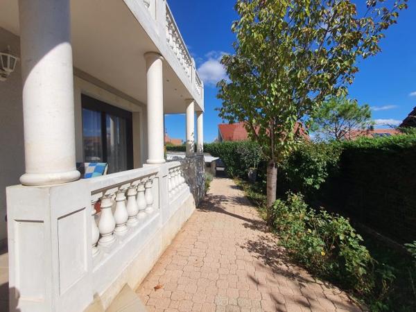 Maison individuelle Daix Residentiel 257.99 m²