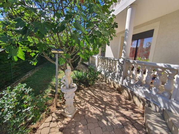 Maison individuelle Daix Residentiel 257.99 m²