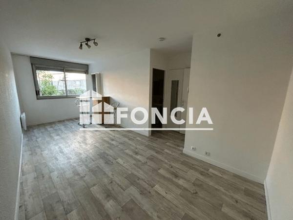 Location Studio 24.3 m² - 30 RUE DU PONT SAINT JACQUES RESIDENCE ORPHEE Clermont Ferrand 63000