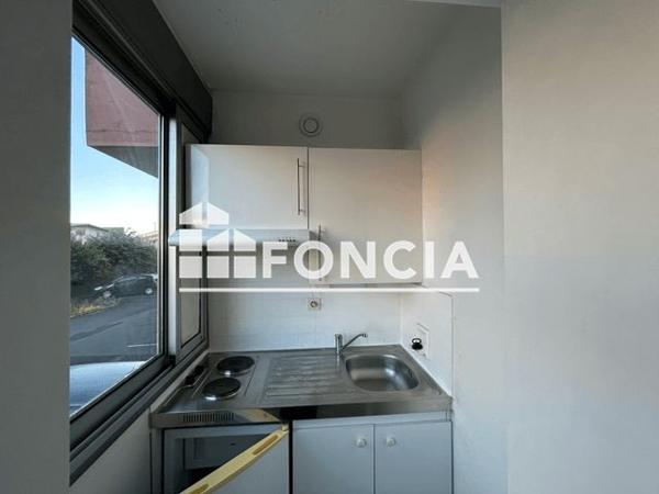 Location Studio 24.3 m² - 30 RUE DU PONT SAINT JACQUES RESIDENCE ORPHEE Clermont Ferrand 63000