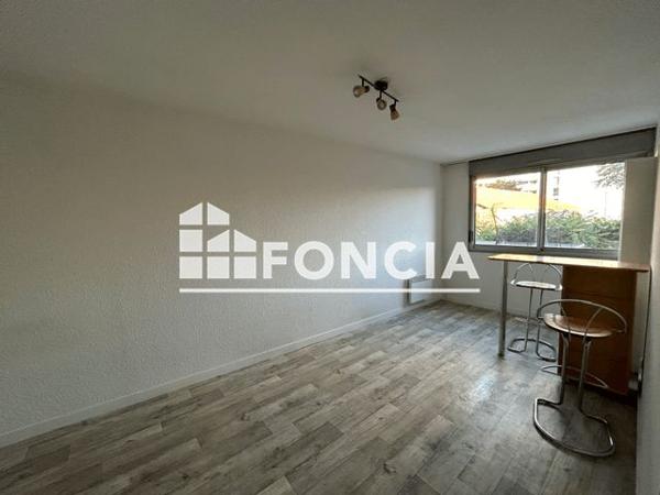Location Studio 24.3 m² - 30 RUE DU PONT SAINT JACQUES RESIDENCE ORPHEE Clermont Ferrand 63000