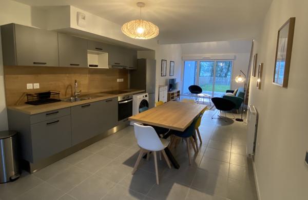 Maison
         4 pièces
        - 88 m² Exclusivité 345 000 € *
