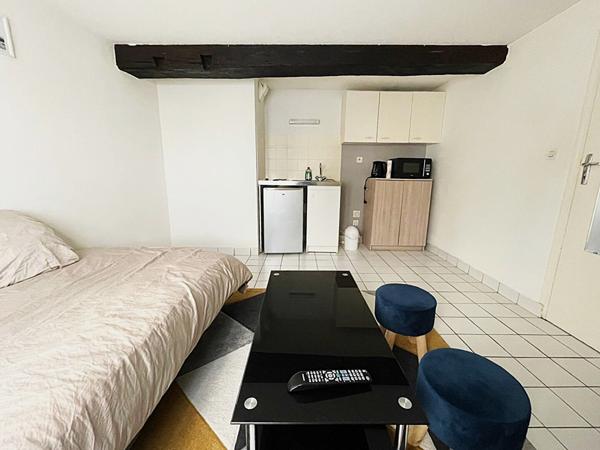 STUDIO SECTEUR BRESSIGNY / PLACE DU LYCEE A VENDRE VIDE DE LOCATAIRE.