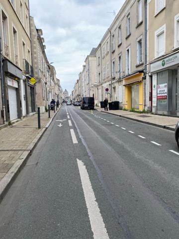 STUDIO SECTEUR BRESSIGNY / PLACE DU LYCEE A VENDRE VIDE DE LOCATAIRE.