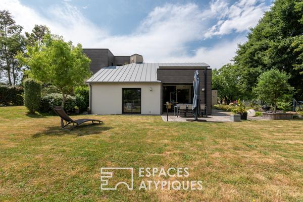 Originale contemporaine vue dégagée, lumière et volumes