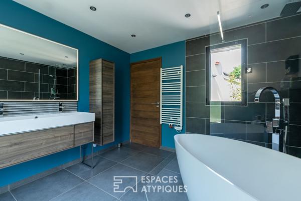 Originale contemporaine vue dégagée, lumière et volumes