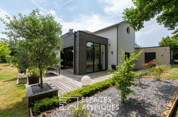 Originale contemporaine vue dégagée, lumière et volumes