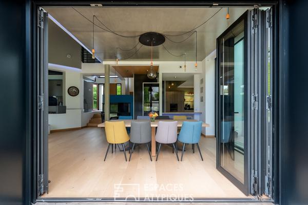 Originale contemporaine vue dégagée, lumière et volumes