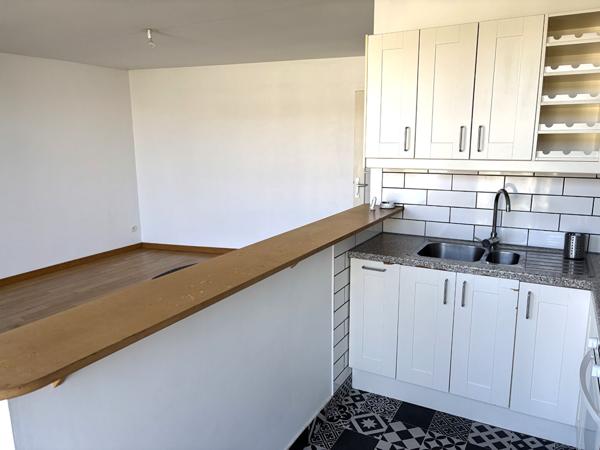 A VENDRE NANTES CENTRE 50 OTAGES SPACIEUX TYPE 2 DANS IMMEUBLE DE STANDING