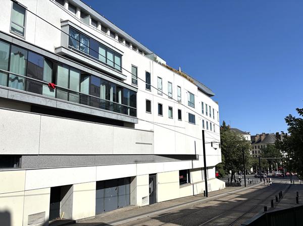 A VENDRE NANTES CENTRE 50 OTAGES SPACIEUX TYPE 2 DANS IMMEUBLE DE STANDING