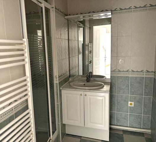A VENDRE NANTES CENTRE 50 OTAGES SPACIEUX TYPE 2 DANS IMMEUBLE DE STANDING