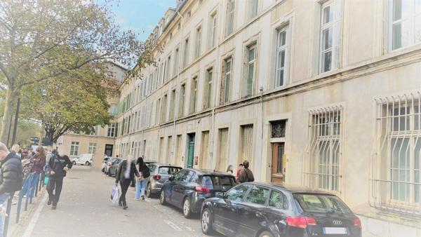 NANCY Place Carnot, rare local 69 m2 pour profession libérale