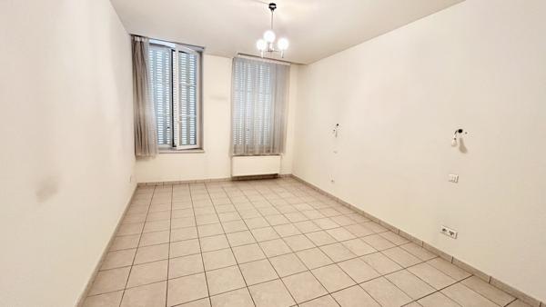 NANCY Place Carnot, rare local 69 m2 pour profession libérale