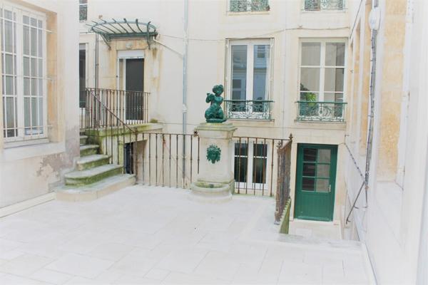 NANCY Place Carnot, rare local 69 m2 pour profession libérale