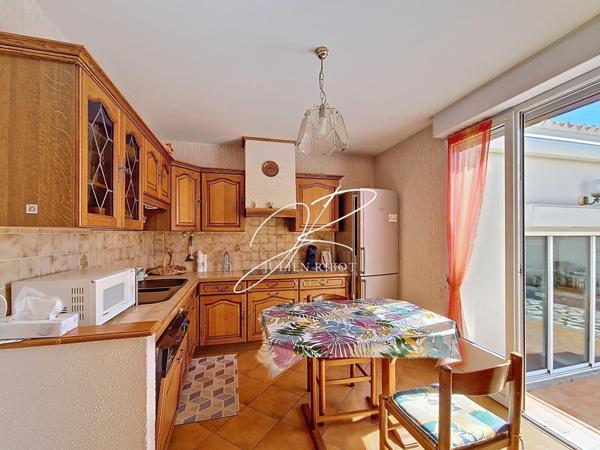 Maison T5 3 chambres 136 m² double garage dépendance