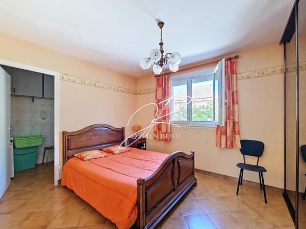 Maison T5 3 chambres 136 m² double garage dépendance