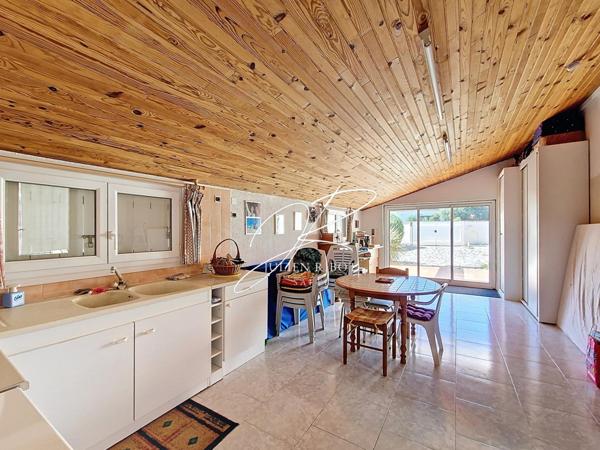 Maison T5 3 chambres 136 m² double garage dépendance