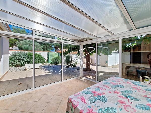 Maison T5 3 chambres 136 m² double garage dépendance