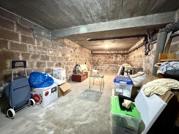 *** NOUVEAUTÉ ***

✔️ Je vous propose un bel appartement T3 de 50m2 situé au RDC d’une petite résidence proche du parc de la Hotoie.

✔️ Il comprends une entrée avec placard, un séjour ouvert sur une cuisine.

✔️ Une chambre confortable avec vue sur le parc, un bureau - dressing ou chambre d’appoint, une salle de bain, un wc indépendant.

➖ Cet appartement dispose d’une cave de 25m2 avec dalle béton électricité idéal pour petit bricolage.

➖ Faibles charges de copropriété 45€ / mois.

➖ Chauffage individuel (chaudière récente).

➖ Environnement calme et verdoyant à proximité du parc de la Hotoie, idéal pour profiter de la nature.

➖ Idéal premier achat ou investissement locatif (loyer envisageable 600€)

Plus d’infos n’hésitez pas à me contacter au 06 - 72 - 72 - 36 - 54