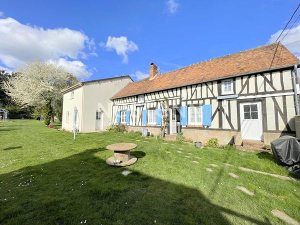 A VENDRE - CHAUMONT EN VEXIN Longère rénovée avec extension de 180 m² habitables - 5 chambres - 1800 m² de terrain