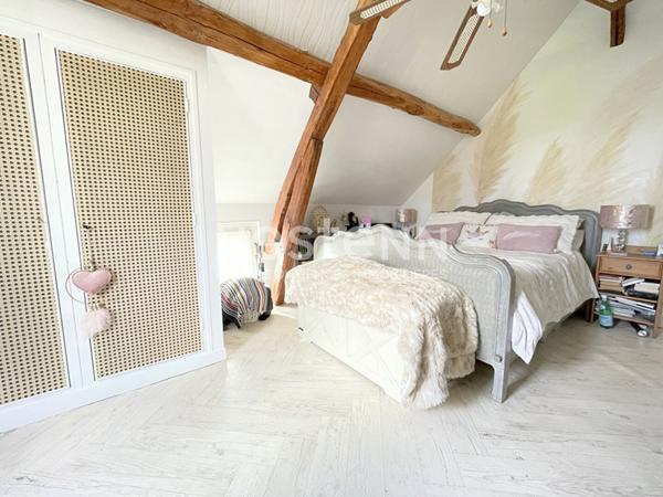 A VENDRE - CHAUMONT EN VEXIN Longère rénovée avec extension de 180 m² habitables - 5 chambres - 1800 m² de terrain