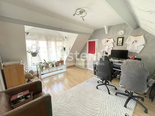 A VENDRE - CHAUMONT EN VEXIN Longère rénovée avec extension de 180 m² habitables - 5 chambres - 1800 m² de terrain