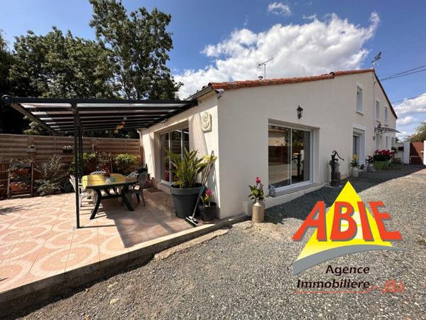 Maison  11 pièce(s)  6 chambre(s)  205 m²