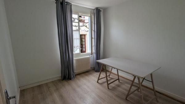 Maison  11 pièce(s)  6 chambre(s)  205 m²