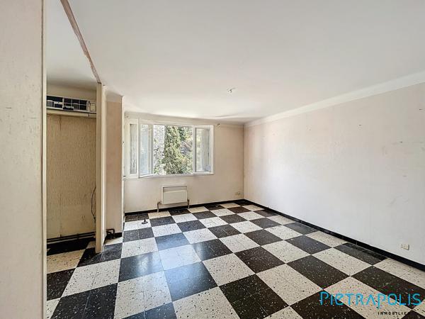 SÈTE : Quartier La Perrière : Appartement T3 65,28m² loi carrez, terrasse, balcon.